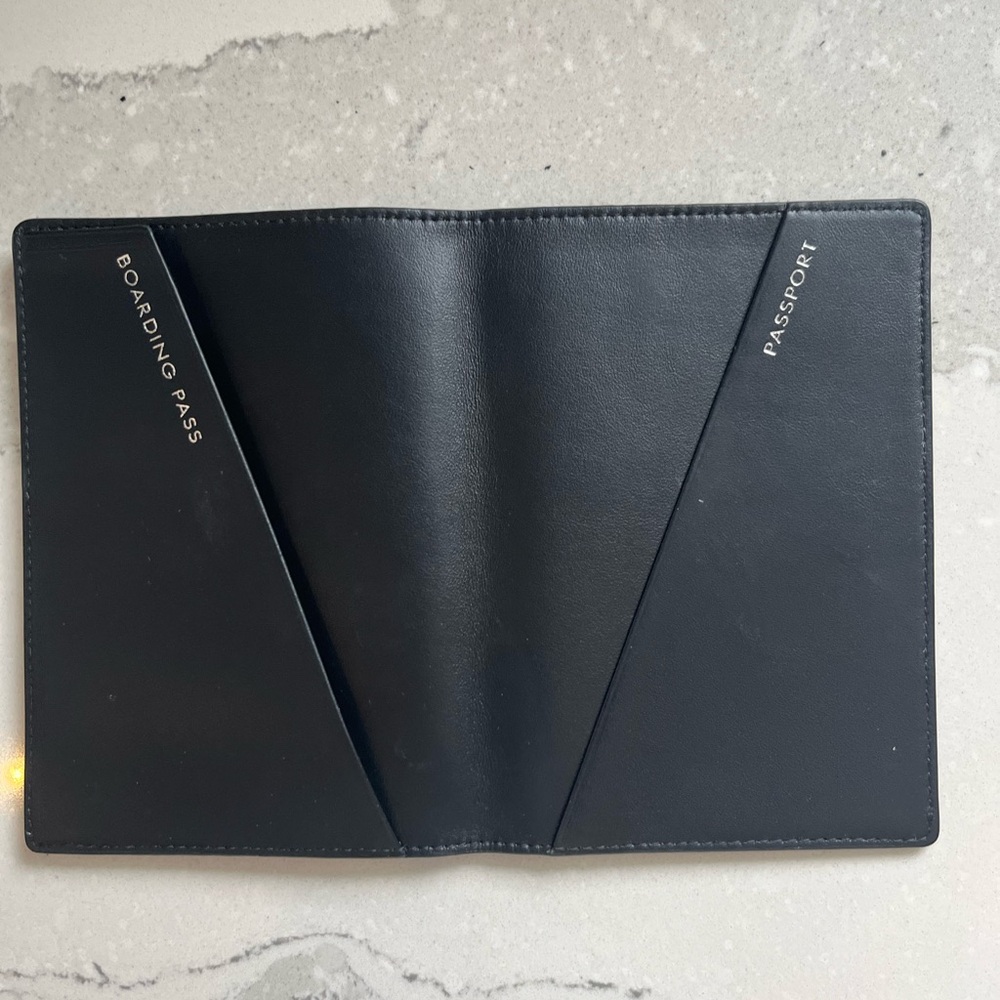 SOLD! SMYTHSON Black Leather Passport Cover in Ludlow.